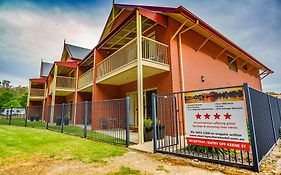 Murray Waters Motor Inn & Apartments
